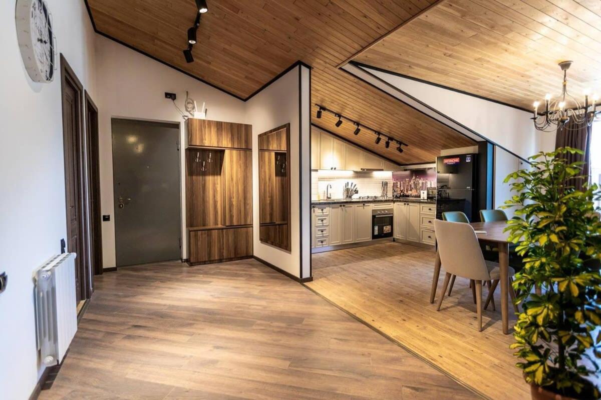 3Br Apt W Huge Terrace & Magnificent Views Tbilisi Exteriör bild