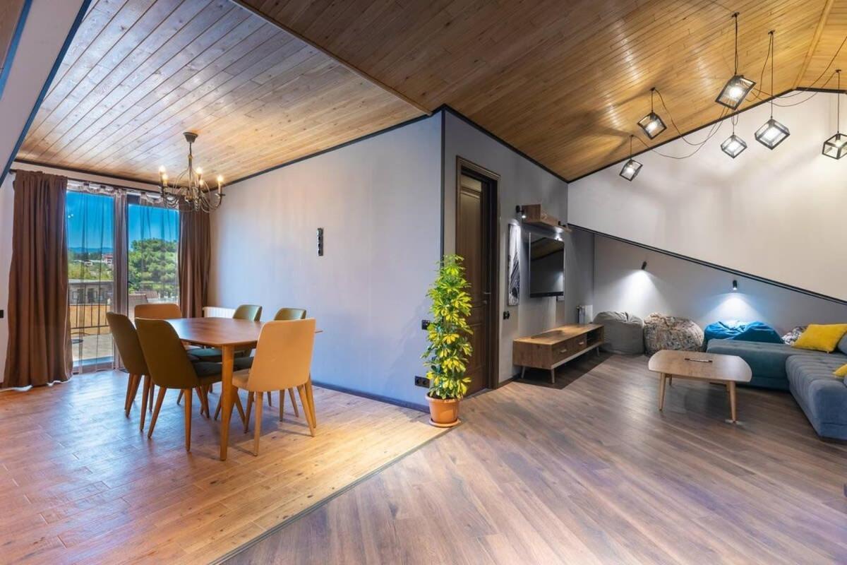 3Br Apt W Huge Terrace & Magnificent Views Tbilisi Exteriör bild
